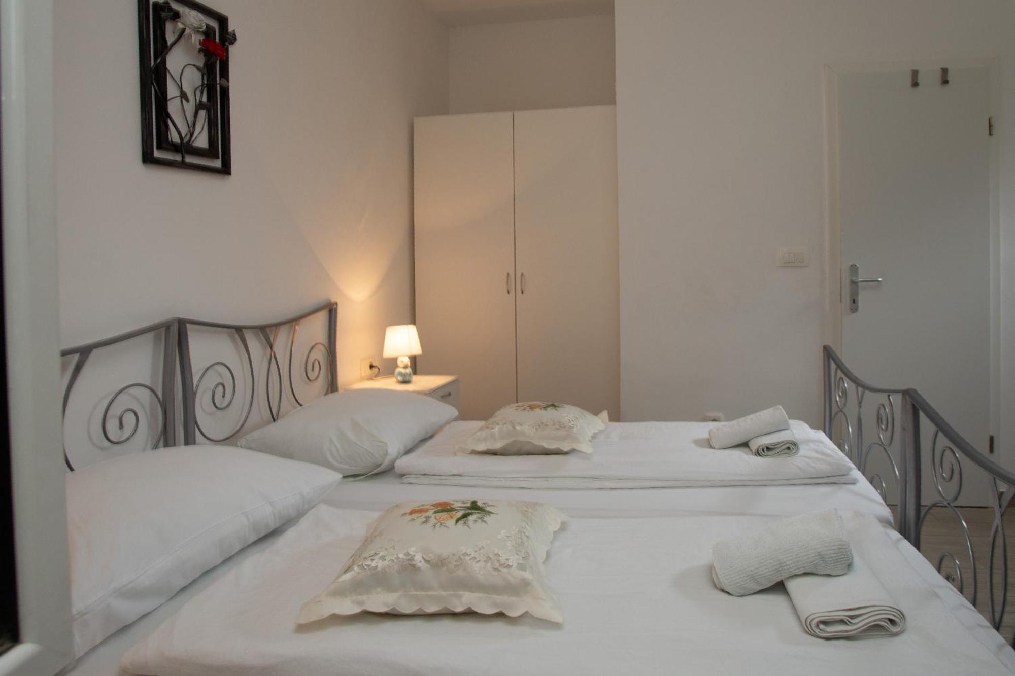 Downtown Spalato Private Rooms Екстер'єр фото