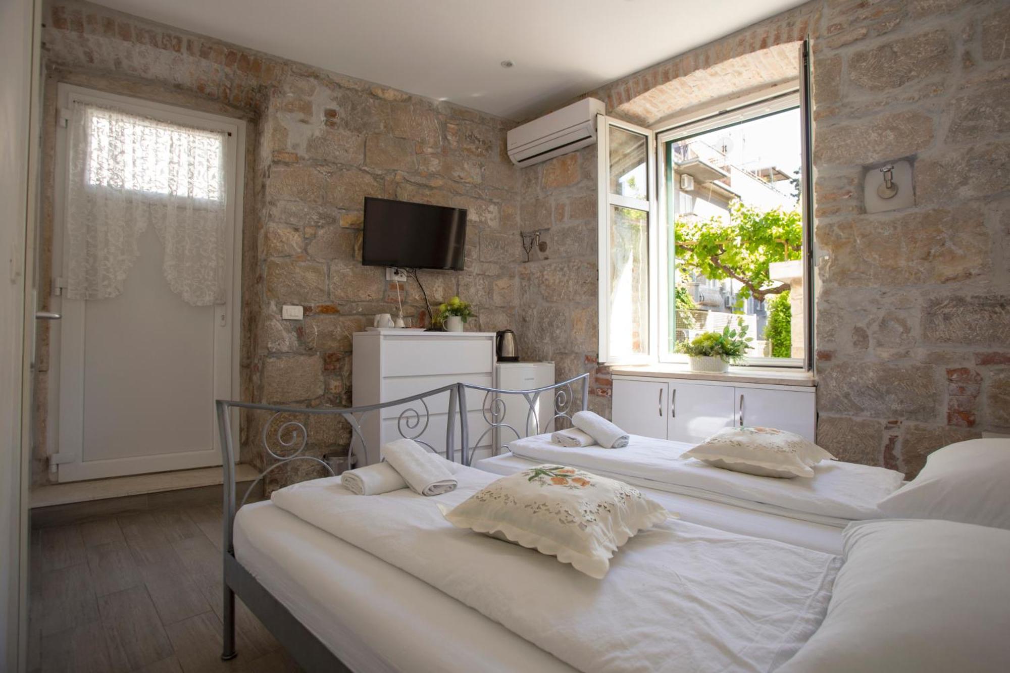 Downtown Spalato Private Rooms Екстер'єр фото